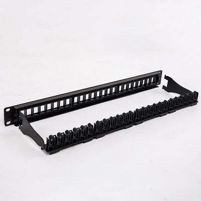 Jaques trapezoides pretos da placa RJ45 do porto CAT6 do painel de remendo 24 de UTP 1U