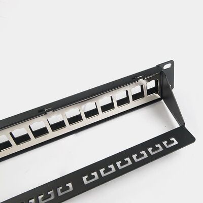 Porto 1U C5/C5E trapezoides C6 do painel de remendo 24 da rede RJ45 com barra de Mangement